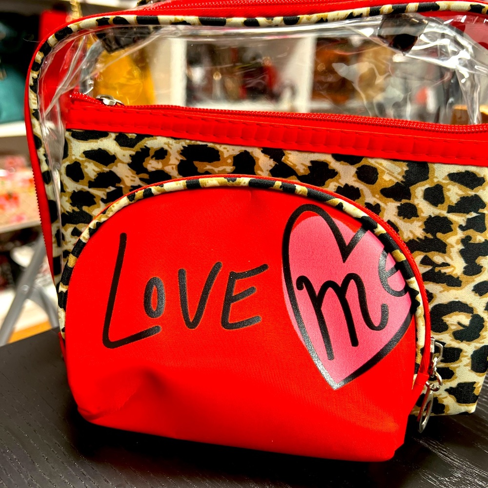 ❤️ LOVE ME - COSMETICS BAG SET